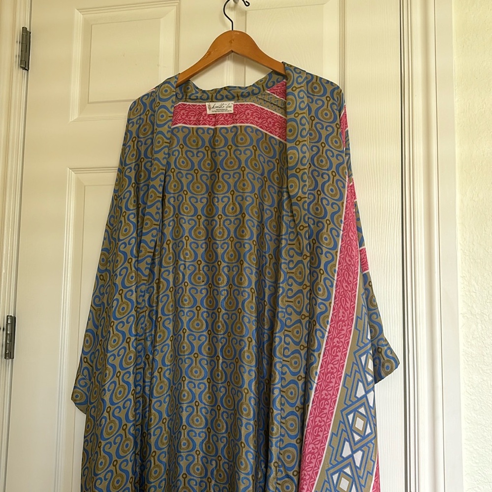 Kantha Bae kimono
